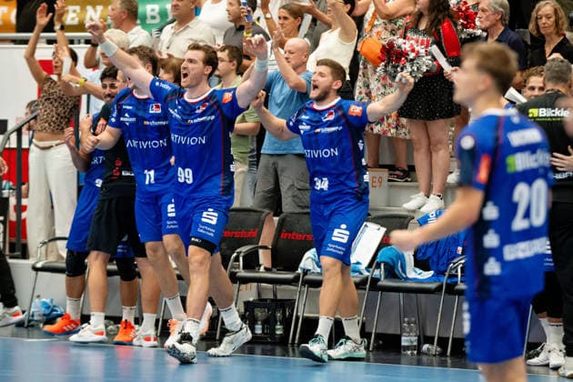 Stefan Bauer, HBW Balingen Weilstetten, 99, and Georg Pohle, HBW Balingen Weilstetten, 94, celebrate after the final whistle, HBW Balingen Weilstetten vs. Handball Club Hamburg, GER, Opel 1 Handball Bundesliga, Championship, Matchday 1, 2026–2027 Season, August 30, 2026, Eibner Press Photo: Andreas Ulmer, BW Balingen Weilstetten vs. Handball Club Hamburg, GER, Opel 1 Handball Bundesliga, Championship, Matchday 1, 2026–2027 season, August 30, 2026, Balingen Copyright: xEibner-Pressefoto AndreasxUlmerx EP_AUR