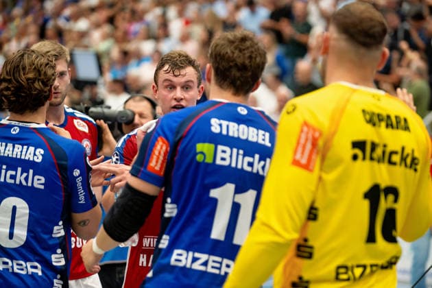 Moritz Sauter, Handball Club Hamburg, 33, frustrated, with Bennet Strobel of HBW Balingen Weilstetten, 11, HBW Balingen Weilstetten vs. Handball Club Hamburg, GER, Opel 1 Handball Bundesliga, Championship, Matchday 1, 2026–2027 Season, August 30, 2026, Eibner Press Photo: Andreas Ulmer, BW Balingen Weilstetten vs. Handball Club Hamburg, GER, Opel 1 Handball Bundesliga, Championship, Matchday 1, 2026–2027 season, August 30, 2026, Balingen Copyright: xEibner-Pressefoto AndreasxUlmerx EP_AUR