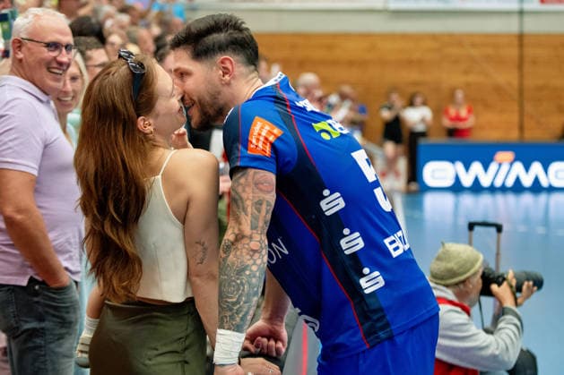 Csaba Leimeter, HBW Balingen Weilstetten, 55, with family, HBW Balingen Weilstetten vs. Handball Club Hamburg, GER, Opel 1 Handball Bundesliga, Championship, Matchday 1, 2026–2027 Season, August 30, 2026, Eibner Press Photo: Andreas Ulmer, BW Balingen Weilstetten vs. Handball Club Hamburg, GER, Opel 1 Handball Bundesliga, Championship, Matchday 1, 2026–2027 Season, August 30, 2026, Balingen Copyright: xEibner-Pressefoto AndreasxUlmerx EP_AUR