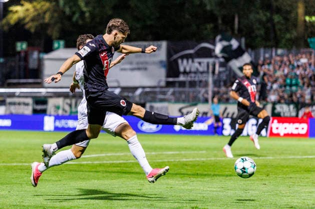 KOELN, GERMANY - AUGUST 30, 2026: Pascal Fallmann (FC Viktoria Köln, 28) during the 3rd division match on gameday 3 between Viktoria Koeln vs. Preußen Muenster at the Sportpark Hoehenberg on August 30, 2026 in Koeln, Germany. DFL REGULATIONS PROHIBIT ANY USE OF PHOTOGRAPHS AS IMAGE SEQUENCES AND OR QUASI-VIDEO. Nordrhein-Westfalen Germany Copyright: xLeahxKohringx