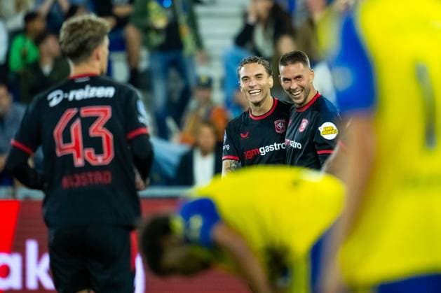 LEEUWARDEN , 30 08-2026 , Kooi Stadium , season 2026 2027 , Dutch Eredivisie football , match between SC Cambuur and FC Twente , picture shows FC Twente player Marko Pjaca scores 0-3 FC Twente player Aske Adelgaard Cambuur - Twente  x206261219x Copyright: