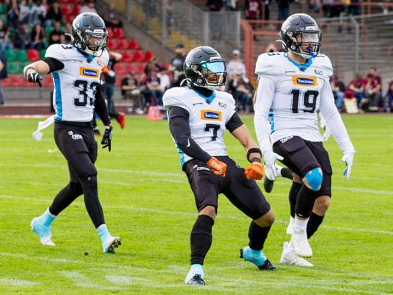7 Marko VidaÄkoviÄ‡ (Free Safety) Panthers Wroclaw interception. Celebration from 19 Daniel PiÄÖtkowski (Strong Safety) Panthers Wroclaw and 7 Marko VidaÄkoviÄ‡ (Free Safety) Panthers Wroclaw Rhein Fire vs Alpine Rams, Panthers Wroclawl, American Football League Europe, Semi Final, 2026, 30.08.2026, Duisburg Schauinsland-Reisen-Arena Germany Copyright: xPFA ChristopherxMettkenx