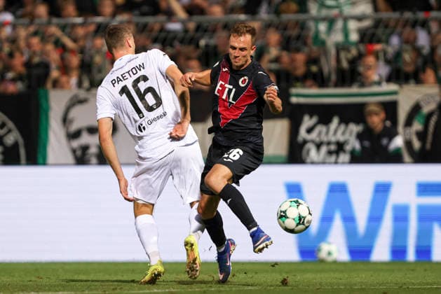 Torge Paetow of SC Preussen Münster and Kilian Jakob of FC Viktoria Köln battle for the ball during the 3. Liga match between Viktoria Köln and Preussen Münster at Sportpark Höhenberg on August 30, 2026, in Cologne, Germany Photo by Oliver Kaelke, DeFodi Images Torge Paetow of SC Preussen Muenster and Kilian Jakob of FC Viktoria Koeln battle for the ball during the 3. Liga match between Viktoria Koeln and Preussen Muenster at Sportpark Hoehenberg on August 30, 2026 in Cologne, Germany Photo by Oliver Kaelke, DeFodi Images DFB and DFL regulations prohibit any use of photographs as image sequences and or quasi-video Photo by Oliver Kaelke, DeFodi Images