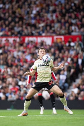 MANCHESTER, ENGLAND, AUGUST 30: Dara O Shea of Ipswich Town controls the ball during a 2026 27 Premier League match between Manchester United, ManU and Ipswich Town at Old Trafford in Manchester, England. (Richard Callis ) Richard Callis Fotoarena (Richard Callis SPP) Copyright: xRichardxCallisx xSPPx spp-en-RiCa-3007427
