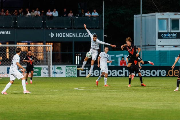 Germany Men s Soccer 3rd Division 2026–2027, Matchday 3: FC Viktoria Köln vs. SC Preußen Münster; Köln s Felix Higl and SC Preußen Münster s 33 build up play, play the ball high, and win the ball back in midfield Copyright: xThiemoxRudolphx