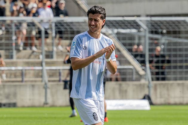 Tunay Deniz, TSV 1860 Munich, 36, motivating the team before the start of the match in Germany, TSV 1860 Munich vs. TSV Landsberg 1882, soccer, Bavarian Regional League, Matchday 6, 2026–2027 season, August 30, 2026 DFL DFB regulations prohibit any use of photographs as image sequences and or quasi-video. Photo: HMB Media, Heike Feiner Copyright: HMBxMedia HeikexFeiner