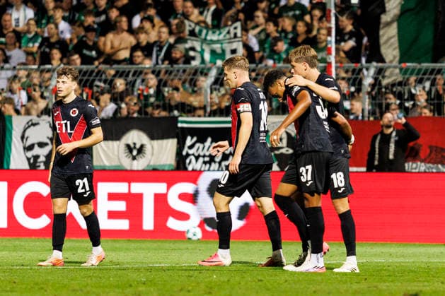KOELN, GERMANY - AUGUST 30, 2026: David Otto (FC Viktoria Köln, 10) and his teammates celebrating the goal of Noah Maboulou (FC Viktoria Köln, 37) during the 3rd division match on gameday 3 between Viktoria Koeln vs. Preußen Muenster at the Sportpark Hoehenberg on August 30, 2026 in Koeln, Germany. DFL REGULATIONS PROHIBIT ANY USE OF PHOTOGRAPHS AS IMAGE SEQUENCES AND OR QUASI-VIDEO. Nordrhein-Westfalen Germany Copyright: xLeahxKohringx