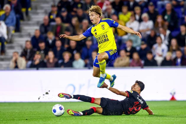 2026-08-30 SC Cambuur v FC Twente - Dutch Eredivisie LEEUWARDEN, NETHERLANDS - AUGUST 30: Fabian Kvam of SC Cambuur Younes Taha of FC Twente during the Dutch Eredivisie match between SC Cambuur and FC Twente at Kooi Stadion on August 30, 2026 in Leeuwarden, Netherlands. Leeuwarden Kooi Stadion Netherlands Content not available for redistribution in The Netherlands directly or indirectly through any third parties. Copyright: xPieterxvanxderxWoudex