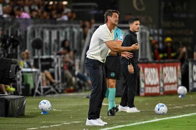 IPA87946923 - Cristian Chivu, Head Coach of Inter, during the Cagliari Calcio vs. Inter - FC Internazionale Serie A soccer match in Cagliari, Italy, on August 30, 2026  Copyright: xLuigixCanu IPAxSportx xx 87946923