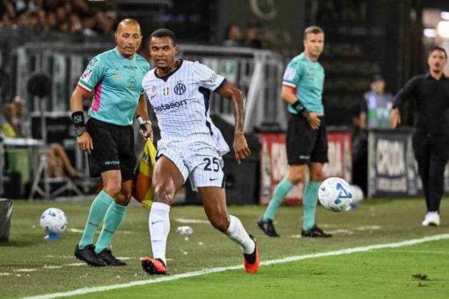 IPA87947020 - Manuel Akanji of Inter during the Cagliari Calcio vs. Inter - FC Internazionale Italian Serie A soccer match in Cagliari, Italy, on August 30, 2026  Copyright: xLuigixCanu IPAxSportx xx 87947020
