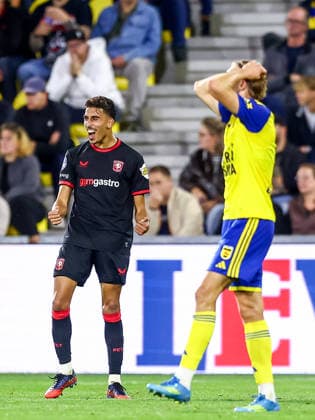 2026-08-30 SC Cambuur v FC Twente - Dutch Eredivisie LEEUWARDEN, NETHERLANDS - AUGUST 30: Younes Taha of FC Twente celebrates after scoring his sides fourth goal during the Dutch Eredivisie match between SC Cambuur and FC Twente at Kooi Stadion on August 30, 2026 in Leeuwarden, Netherlands. Leeuwarden Kooi Stadion Netherlands Content not available for redistribution in The Netherlands directly or indirectly through any third parties. Copyright: xPieterxvanxderxWoudex