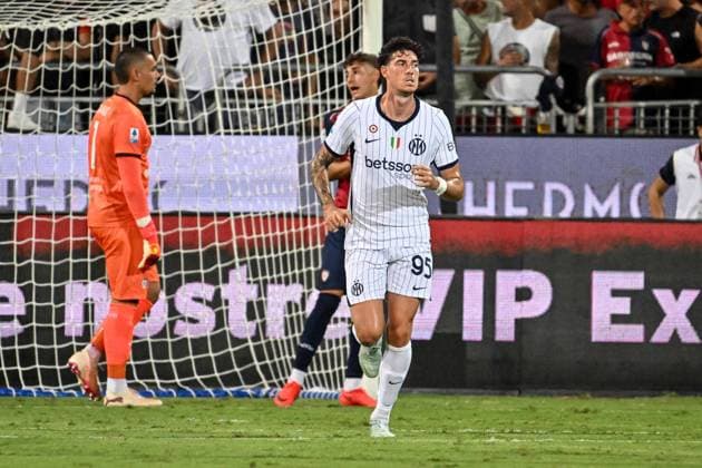 IPA87947406 - Alessandro Bastoni of Inter during the Cagliari Calcio vs. Inter - FC Internazionale Italian Serie A soccer match in Cagliari, Italy, on August 30, 2026  Copyright: xLuigixCanu IPAxSportx xx 87947406
