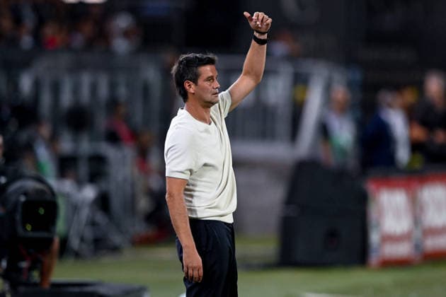 F.C. Internazionale s coach Cristian Eugen Chivu during the Serie A soccer match between Cagliari Calcio and F.C. Internazionale at the Unipol Domus in Cagliari, Sardinia - Sunday 30th august 2026. - Soccer  Copyright: xGianlucaxZuddas LaPressex