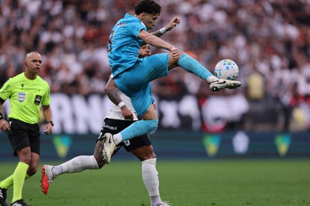 SAO PAULO, BRAZIL - AUGUST 30: Gabriel Bomtempo Corinthians and. Memphis delay Santos during a Brasileirao 2026 match between Corinthians and Santos at Neo Quimica Arena in São Paulo, Brazil. (Photo by Alex Silva Sports Press Photo) Copyright: xAlexxSilvaxSportsxPressxPhotox Sportspressphoto_SPR220524