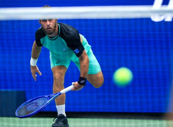 US Open tennis tournament - Day 1 Hugo Gaston of France in action against Daniil Medvedev of Russia during the Men s Singles round one of the US Open Tennis Championships at the USTA Billie Jean King National Tennis Center in Flushing Meadows, New York, USA, 30 August 2026. The 2026 US Open tournament runs from 23 August through 13 September. FLUSHING MEADOWS NEW YORK United States  Copyright: xCRISTOBALxHERRERA-ULASHKEVICHx