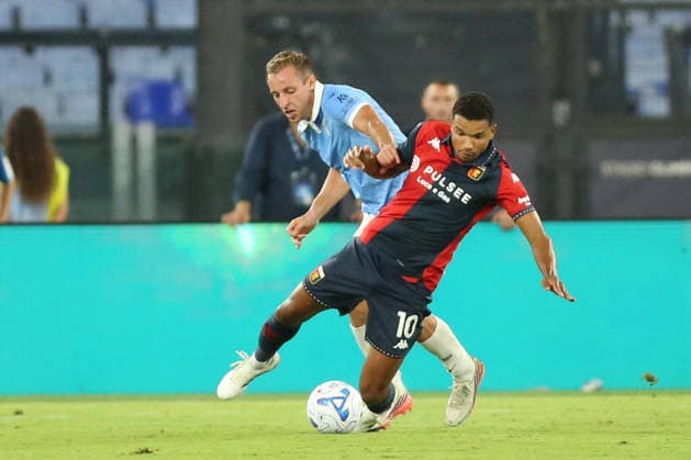 IPA87949314 - Junior Messias of Genoa Cricket and Football Club and Davide Frattesi of Societa Sportiva Lazio are in action during the 2026 2027 Serie A match between S.S. Lazio and Genoa C.F.C. at the Stadio Olimpico in Rome, Italy.  Copyright: xMatteoxCassoni IPAxSportx xx 87949314