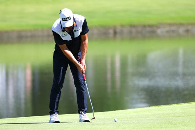 ATLANTA, GA - AUGUST 30: Viktor Hovland of Norway putts on the 9th green during the fourth and final round of the PGA, Golf Herren Tour Championship on August 30, 2026 at East Lake Golf Club in Atlanta, Georgia. (Photo by David J. Griffin Icon Sportswire) GOLF: AUG 30 PGA Tour Championship EDITORIAL USE ONLY Icon953260830852