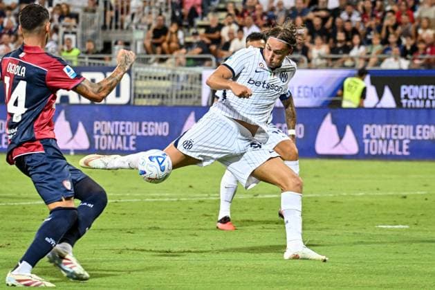 IPA87949322 - Pio Esposito of Inter during the Cagliari Calcio vs. Inter - FC Internazionale Serie A soccer match in Cagliari, Italy, on August 30, 2026  Copyright: xLuigixCanu IPAxSportx xx 87949322