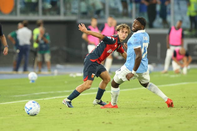 IPA87949342 - Tommaso Baldanzi of Genoa Cricket and Football Club is in action during the 2026–2027 Serie A match between S.S. Lazio and Genoa C.F.C. at the Stadio Olimpico in Rome, Italy.  Copyright: xMatteoxCassoni IPAxSportx xx 87949342