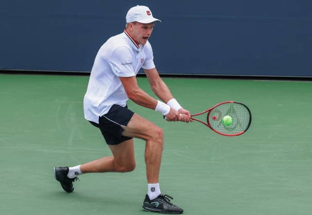 US Open tennis tournament - Day 1 Jenson Brooskby of the USA in action against Jaime Faria of Portugal during the Men™s Singles round one of the US Open Tennis Championships at the USTA Billie Jean King National Tennis Center in Flushing Meadows, New York, USA, 30 August 2026. The 2026 US Open tournament runs from 23 August through 13 September. FLUSHING MEADOWS NEW YORK United States  Copyright: xOlgaxFedorovax