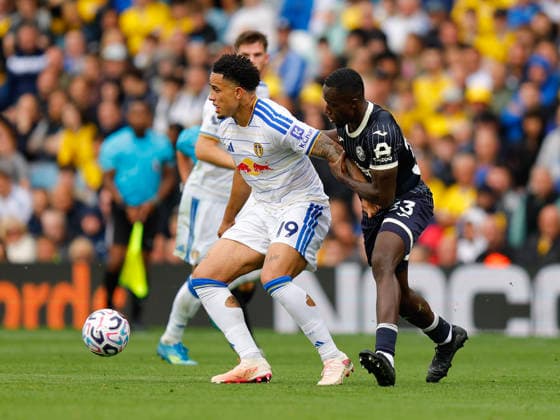 Leeds, England, 30th August 2026. Noah Okafor of Leeds United and Michael Kayode of Brentford during the Leeds United vs Brentford Premier League match at Elland Road, Leeds. Picture credit should read: James Baylis Sportimage EDITORIAL USE ONLY. No use with unauthorised audio, video, data, fixture lists, club league logos or live services. Online in-match use limited to 120 images, no video emulation. No use in betting, games or single club league player publications. SPI_086_JB_LEEDS_BRENTFORD SPI-4950-0086