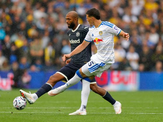 Leeds, England, 30th August 2026. Tarik Muharemovic of Leeds United and Igor Thiago of Brentford during the Leeds United vs Brentford Premier League match at Elland Road, Leeds. Picture credit should read: James Baylis Sportimage EDITORIAL USE ONLY. No use with unauthorised audio, video, data, fixture lists, club league logos or live services. Online in-match use limited to 120 images, no video emulation. No use in betting, games or single club league player publications. SPI_110_JB_LEEDS_BRENTFORD SPI-4950-0110