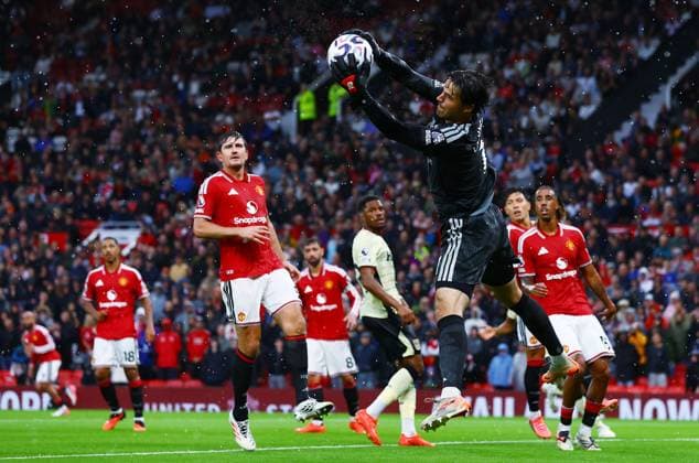 Manchester United, ManU goalkeeper Senne Lammens Manchester United v Ipswich Town, Premier League Football, Football, Old Trafford, Manchester, UK - 30 Aug 2026Manchester Old Trafford United Kingdom EDITORIAL USE ONLY No use with unauthorised audio, video, data, fixture lists, club league logos or live services. Online in-match use limited to 120 images, no video emulation. No use in betting, games or single club league player publications. Copyright: xMattxWest Shutterstockx 17119118bz