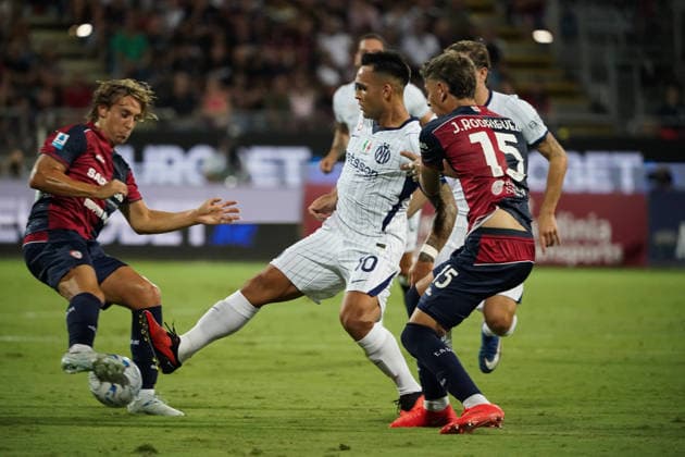 Cagliari Calcio v FC Internazionale - Serie A 2026 27 Fazzini Jacopo ( 10, Cagliari Calcio) and Lautaro Martinez (FC Inter) during the Serie A TIM match between Cagliari Calcio and FC Inter in Cagliari, Italy, on August 30, 2026. Cagliari Italy  Copyright: xAlessandroxToccox originalFilename:alessandro-cagliari260830_npFtS.jpg