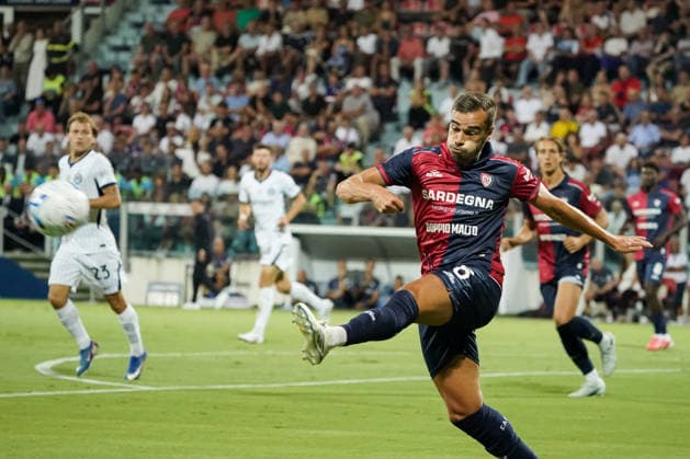 Cagliari Calcio v FC Internazionale - Serie A 2026 27 Harry Billy Winks ( 4, Cagliari Calcio) during the Serie A TIM match between Cagliari Calcio and FC Inter in Cagliari, Italy, on August 30, 2026. Cagliari Italy  Copyright: xAlessandroxToccox originalFilename:alessandro-cagliari260830_npTKo.jpg