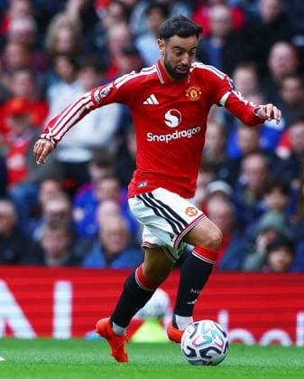 Bruno Fernandes of Manchester United, ManU Manchester United v Ipswich Town, Premier League Football, Football, Old Trafford, Manchester, UK - 30 Aug 2026Manchester Old Trafford United Kingdom EDITORIAL USE ONLY No use with unauthorised audio, video, data, fixture lists, club league logos or live services. Online in-match use limited to 120 images, no video emulation. No use in betting, games or single club league player publications. Copyright: xMattxWest Shutterstockx 17119118cy
