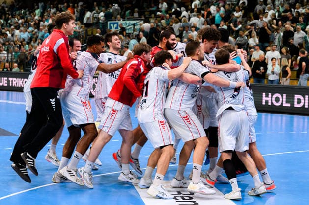 Wetzlar HBL 26 27 HSG Wetzlar SG BBM Bietigheim The Bietigheim team Final celebration Final celebration Emotion Joy Wetzlar Buderus Arena Germany
