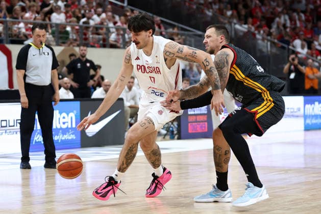 Poland V Germany - FIBA Basketball World Cup European Qualifier Group K Dominik Olejniczak and Daniel Theis during the FIBA Basketball World Cup European Qualifier Group K match between Poland and Germany at Ergo Arena in Gdansk, Poland, on August 30, 2026. Gdansk Poland  Copyright: xPiotrxMatusewiczx originalFilename:matusewicz-polandvg260830_nphYU.jpg