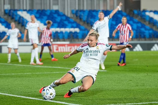 August 30, 2026, Valdebebas, Madrid, Spain: Elisa Senss of Real Madrid CF kicks the ball during the Spanish Women League, Liga F, football match played between Real Madrid and Atletico De Madrid at Alfredo Di Stefano stadium on August 30, 2026, in Valdebebas, Madrid, Spain. Valdebebas Spain - ZUMAa181 20260830_zaa_a181_483 Copyright: xDennisxAgyemanx