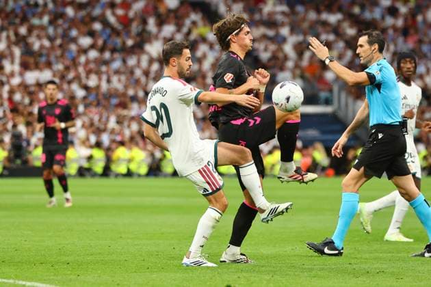 ESP LaLiga EA Sports Real Madrid vs. Málaga CF Bernardo Silva of Real Madrid during the LaLiga EA Sports match between Real Madrid and Málaga CF played at the Bernabéu Stadium in Madrid on August 30, 2026, in Spain, Madrid, Spain, Soccer Copyright: xAgenciaxLOFx