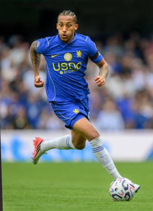 30 August 2026 - Chelsea v Brighton and Hove Albion - Premier League - Stamford Bridge - London. Chelsea v Brighton and Hove Albion - Premier League - Stamford Bridge - London. Chelsea s Joao Pedro in action. Picture : Mark Pain LONDON England  Copyright: xMarkxPainx