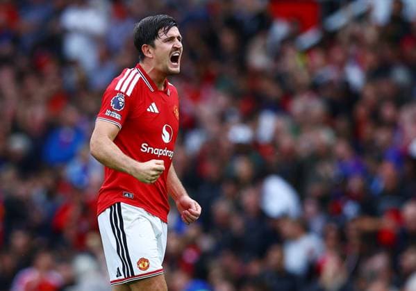 Harry Maguire of Manchester United, ManU Manchester United v Ipswich Town, Premier League Football, Football, Old Trafford, Manchester, UK - 30 Aug 2026Manchester Old Trafford United Kingdom EDITORIAL USE ONLY No use with unauthorised audio, video, data, fixture lists, club league logos or live services. Online in-match use limited to 120 images, no video emulation. No use in betting, games or single club league player publications. Copyright: xMattxWest Shutterstockx 17119118dv