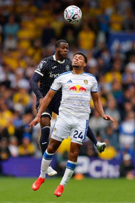 Leeds, England, 30th August 2026. Dango Ouattara of Brentford and James Justin of Leeds United during the Leeds United vs Brentford Premier League match at Elland Road, Leeds. Picture credit should read: James Baylis Sportimage EDITORIAL USE ONLY. No use with unauthorised audio, video, data, fixture lists, club league logos or live services. Online in-match use limited to 120 images, no video emulation. No use in betting, games or single club league player publications. SPI_180_JB_LEEDS_BRENTFORD SPI-4950-0180