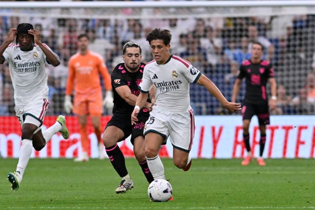 August 30, 2026, Madrid, Madrid, Spain: 15 ARDA GULER of Real Madrid CF being fouled during the match on Matchday 3 of the 2026-27 National League First Division Championship between REAL MADRID C.F. and MALAGA CF, played at the Bernabeu Stadium on August 30, 2026, in Madrid, Spain. Madrid Spain - ZUMAc312 20260830_zsp_c312_258 Copyright: xOscarxManuelxSanchezx