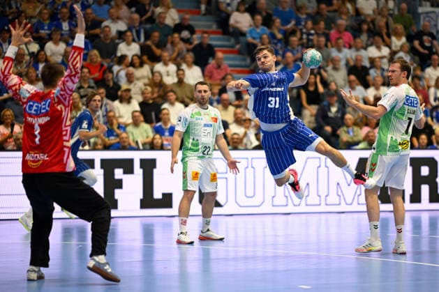 Gummersbach, Schwalbe Arena, August 30, 2026, GER, Men s, Handball Bundesliga, Opel HBL, 2026–2027 Season, VfL Gummersbach vs. SC Magdeburg Photo: Kay SMITS scoring a goal for Gummersbach, North Rhine-Westphalia, Germany