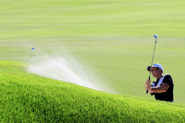 ATLANTA, GA - AUGUST 30: Viktor Hovland of Norway hits out of the bunker on the 18th hole during the fourth and final round of the PGA, Golf Herren Tour Championship on August 30, 2026 at East Lake Golf Club in Atlanta, Georgia. (Photo by David J. Griffin Icon Sportswire) GOLF: AUG 30 PGA Tour Championship EDITORIAL USE ONLY Icon9532608301040