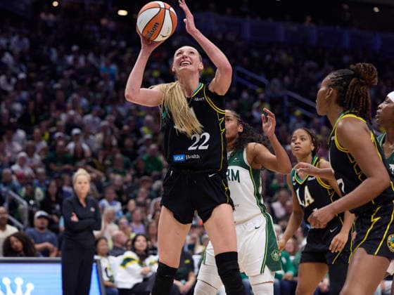 August 30, 2026, Seattle, Washington, USA: Los Angeles Sparks forward CAMERON BRINK (22) looks to the rim in the fourth quarter of the WNBA, Basketball Damen, USA match between the Seattle Storm and Los Angeles Sparks at Climate Pledge Arena in Seattle. Seattle USA - ZUMAd218 20260830_zsp_d218_049 Copyright: xRichardxDizonx