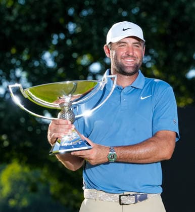 August 30, 2026, Atlanta, Georgia, USA: SCOTTIE SCHEFFLER (USA) holds the trophy after winning the final round of the 2026 TOUR Championship at East Lake Golf Club. PGA, Golf Herren 2026: TOUR Championship - Final Round  - ZUMAw109 20260830_fap_w109_033 Copyright: xDebbyxWongx