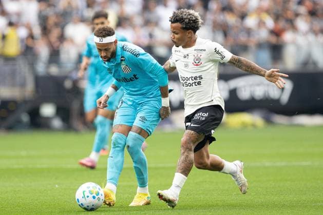 SAO PAULO, BRAZIL - AUGUST 30: Santos?s midfielder 10 Neymar Jr fight for possession during a Brasileirao 2026, match between Corinthians vs Santos FC, at the Stadium Neo Quimica Arena, Brazil. (Photo by Leo Barrilari Sports Press Photo) Copyright: xLeoxBarrilari SportsxPressxPhotox Sportspressphoto_SPR221025