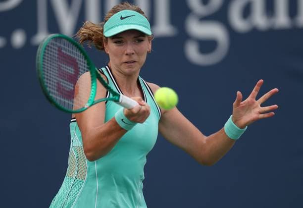 Katie Boulter of GBR in action 2026 US Open, Day One, USTA Billie Jean King National Tennis Center, New York, USA - 30 Aug 2026New York USTA Billie Jean King National T New York (NY) United States of America EDITORIAL USE ONLY No use with unauthorised audio, video, data, fixture lists, club league logos or live services. Online in-match use limited to 120 images, no video emulation. No use in betting, games or single club league player publications.  Copyright: xEllaxLing Shutterstockx 17124547bl