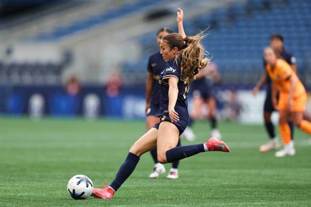 SEATTLE, WA - AUGUST 30: Defender Madison Curry 24 of the Seattle Reign kicks the ball during a game between the Houston Dash and Seattle Reign on August 30, 2026 at Lumen Field in Seattle, Washington. (Photo by Henry Rodenburg Icon Sportswire) SOCCER: AUG 30 NWSL Seattle Reign FC vs Houston Dash EDITORIAL USE ONLY Icon26083015