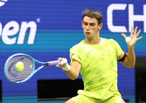 August 30, 2026, New York City, New York, USA: MARIANO NAVONE of Argentina during the match against N. Djokovic of Serbia in the first round of Grand Slam tournament US Open. New York, USA. New York City USA - ZUMAc278 20260830_zsp_c278_012 Copyright: xMarcinxCholewinskix