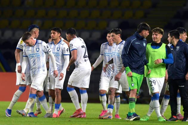 Futbol, Coquimbo Unido vs Huachipato. Fecha 21, Liga de primera 2026. El jugador de Huachipato Sergio Nunez, centro, celebra con sus companeros tras marcar un gol contra Coquimbo Unido durante un partido de la liga de primera disputado en el estadio Francisco Sanchez Rumoroso en Coquimbo, Chile. 30 08 2026 Alejandro Pizarro Ubilla Photosport Football, Coquimbo Unido vs Huachipato. 21th date, 2026 First division league. Huachipato™s player Sergio Nunez, center, celebrates with teammates after scoring against Coquimbo Unido during a first division league match played at the Francisco Sanchez Rumoroso stadium in Coquimbo, Chile 30 08 2026 Alejandro Pizarro Ubilla Photosport Coquimbo Unido vs Huachipato, campeonato 2026 