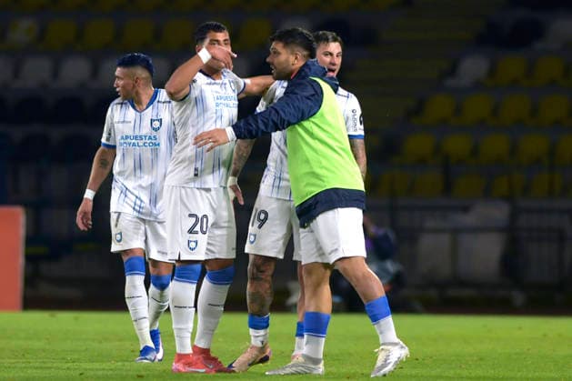 Futbol, Coquimbo Unido vs Huachipato. Fecha 21, Liga de primera 2026. El jugador de Huachipato Sergio Nunez, centro, celebra con sus companeros tras marcar un gol contra Coquimbo Unido durante un partido de la liga de primera disputado en el estadio Francisco Sanchez Rumoroso en Coquimbo, Chile. 30 08 2026 Alejandro Pizarro Ubilla Photosport Football, Coquimbo Unido vs Huachipato. 21th date, 2026 First division league. Huachipato™s player Sergio Nunez, center, celebrates with teammates after scoring against Coquimbo Unido during a first division league match played at the Francisco Sanchez Rumoroso stadium in Coquimbo, Chile 30 08 2026 Alejandro Pizarro Ubilla Photosport Coquimbo Unido vs Huachipato, campeonato 2026 