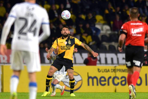 Futbol, Coquimbo Unido vs Huachipato. Fecha 21, Liga de primera 2026. El jugador de Coquimbo Unido Elvis Hernandez controla el balon durante un partido de la liga de primera contra Huachipato disputado en el estadio Francisco Sanchez Rumoroso en Coquimbo, Chile. 30 08 2026 Alejandro Pizarro Ubilla Photosport Football, Coquimbo Unido vs Huachipato. 21th date, 2026 First division league. Coquimbo Unido™s player Elvis Hernandez controls the ball a first division league match against Huachipato played at the Francisco Sanchez Rumoroso stadium in Coquimbo, Chile 30 08 2026 Alejandro Pizarro Ubilla Photosport Coquimbo Unido vs Huachipato, campeonato 2026 