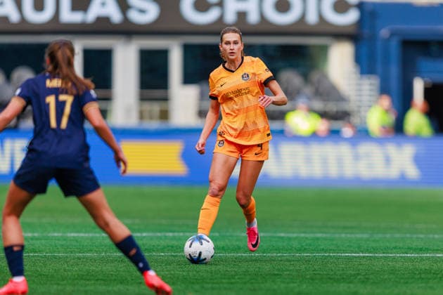 August 30, 2026, Seattle, Washington, USA: Houston Dash Defender LEAH KLENKE ( 4) controls the ball during the first half of a NWSL 2026 regular season game between Seattle Reign FC and Houston Dash at Lumen Field in Seattle on August 30, 2026. Seattle won 1:0. Soccer 2026: NWSL Seattle Reign 1:0 Houston Dash  - ZUMAw150 20260830_zsp_w150_012 Copyright: xJasonxWangx